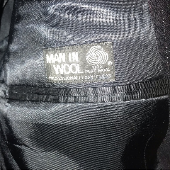 Man in Wool suit jacket - Picture 6 of 8